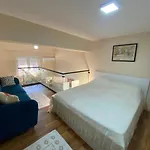 Jon\'S Duplex
